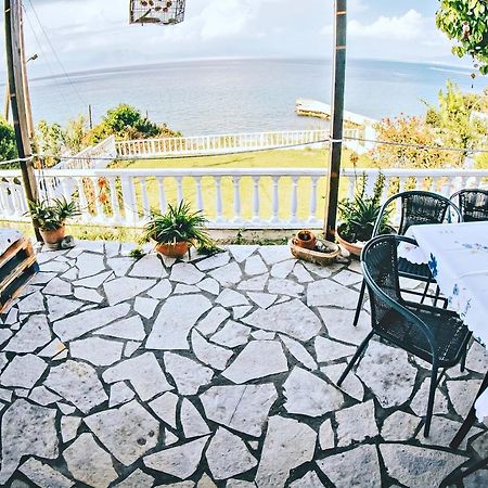 Villa Galanis By The Sea Нифорейка Екстериор снимка