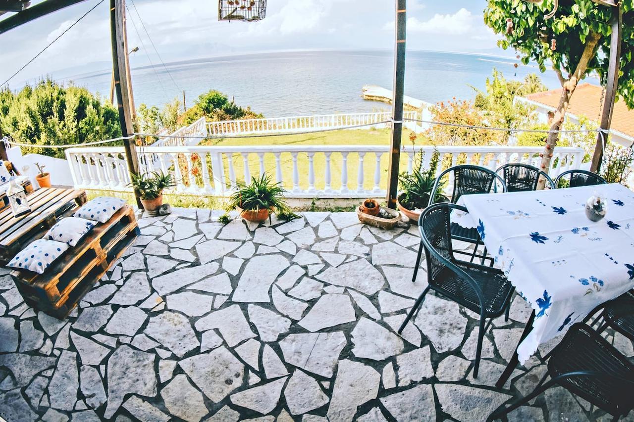 Villa Galanis By The Sea Нифорейка Екстериор снимка